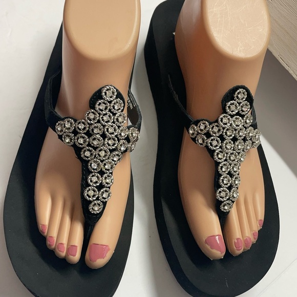 Elegant Black Rhinestone yellow box sandals - Picture 3 of 7